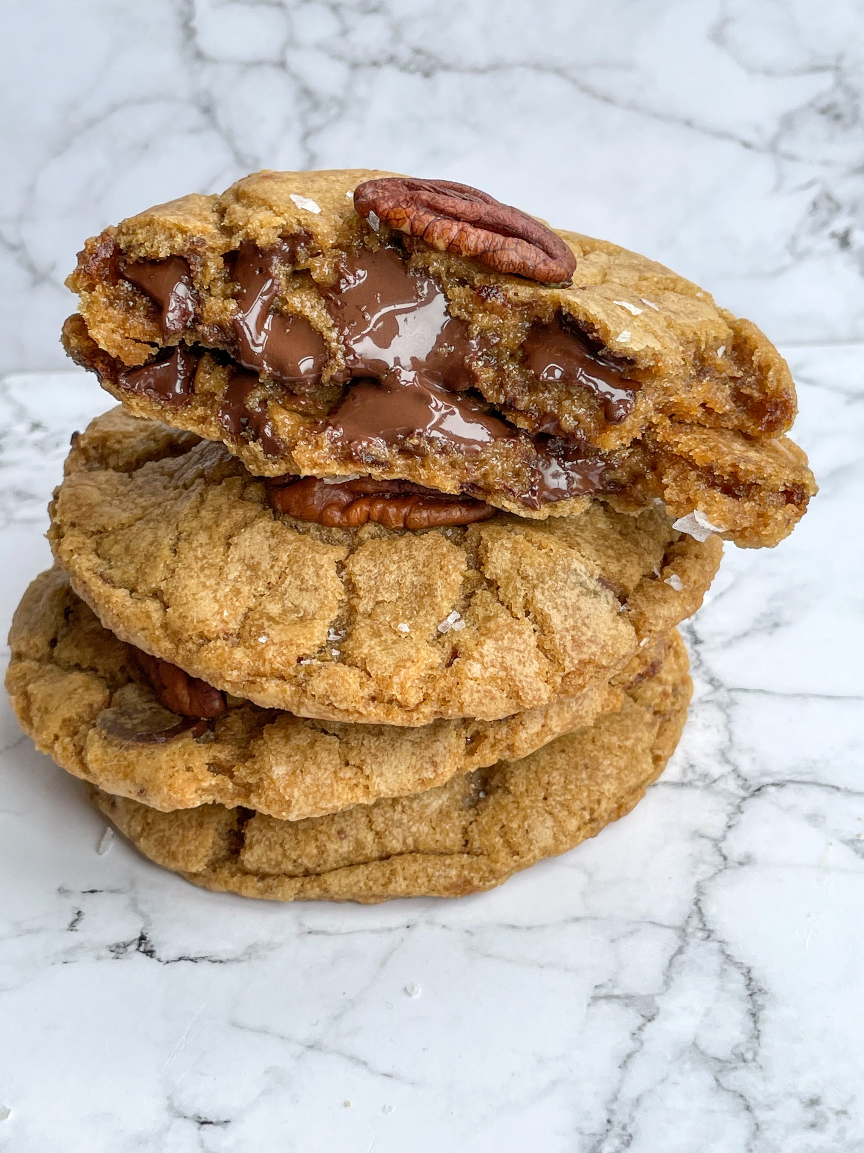 THE CHUNKY CHOC & PECAN