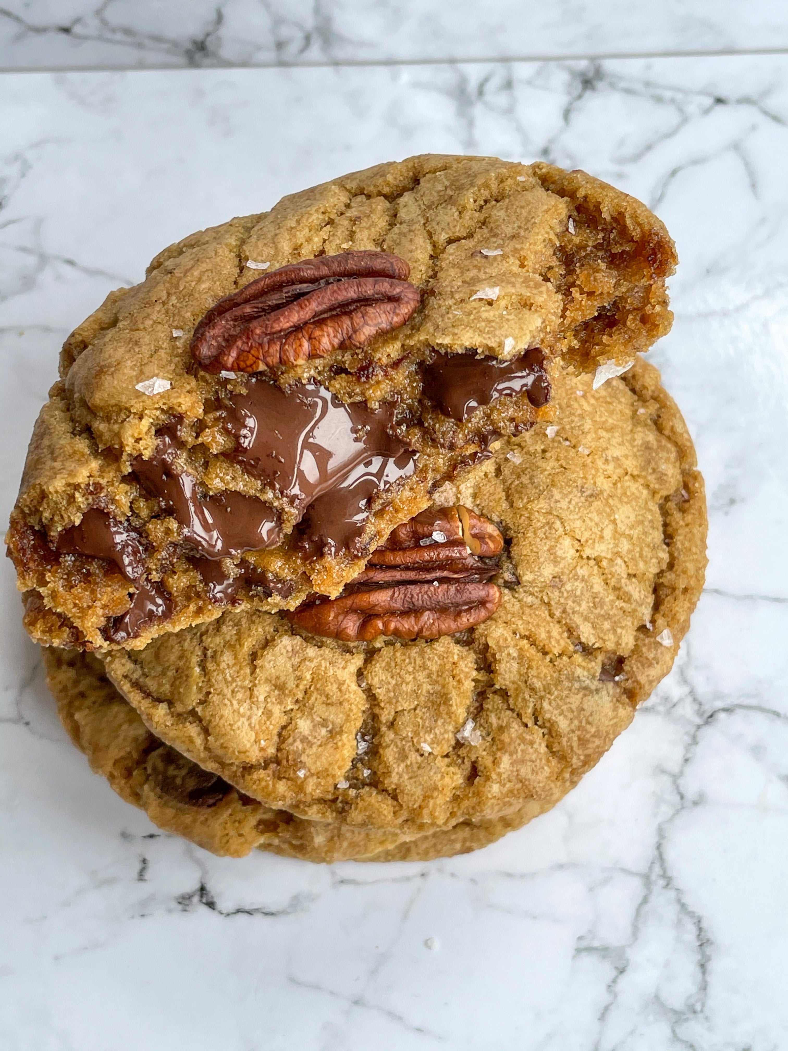 THE CHUNKY CHOC & PECAN